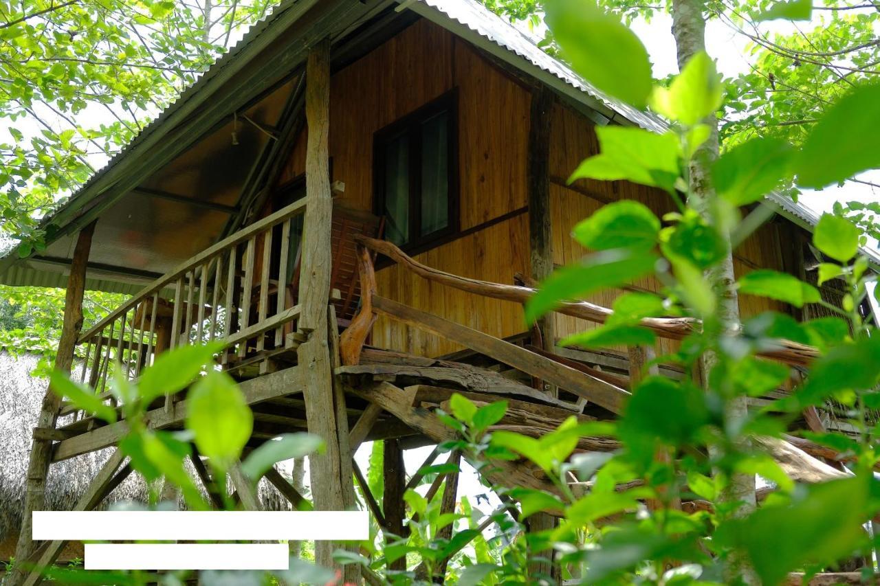 Vila Sunny Field Eco Stilt House Cat Tien Exteriér fotografie