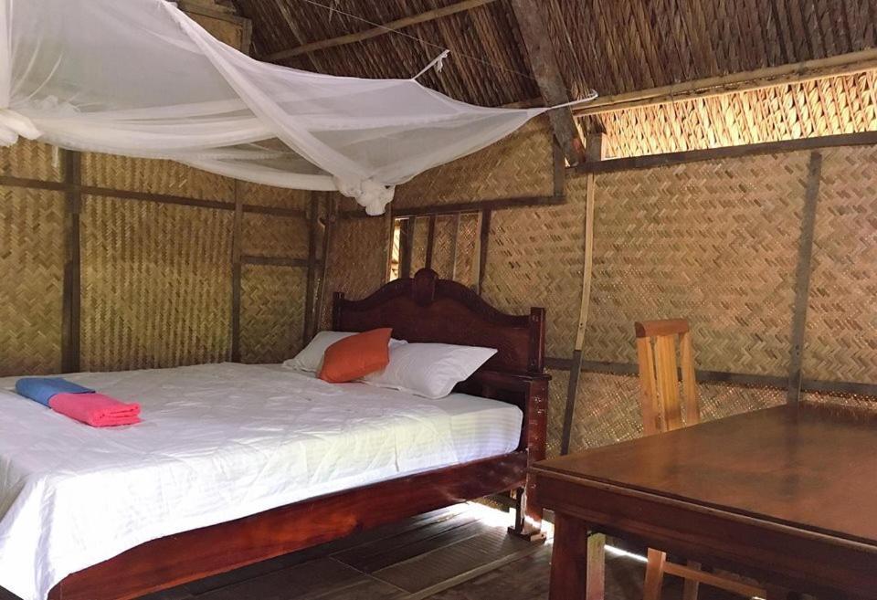 Vila Sunny Field Eco Stilt House Cat Tien Exteriér fotografie
