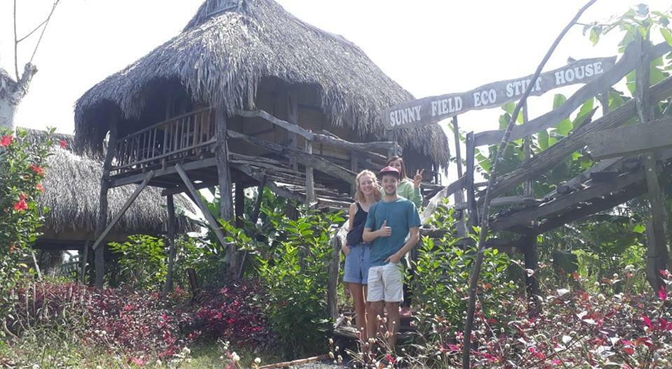 Vila Sunny Field Eco Stilt House Cat Tien Exteriér fotografie