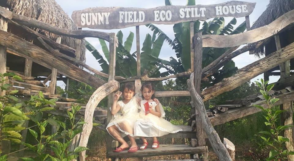 Vila Sunny Field Eco Stilt House Cat Tien Exteriér fotografie