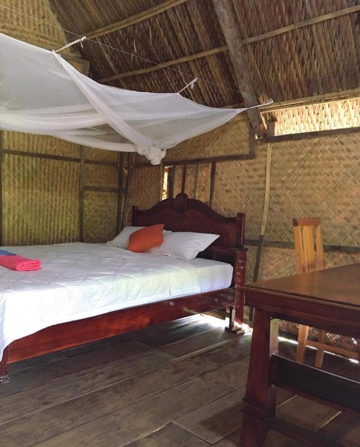 Vila Sunny Field Eco Stilt House Cat Tien Exteriér fotografie