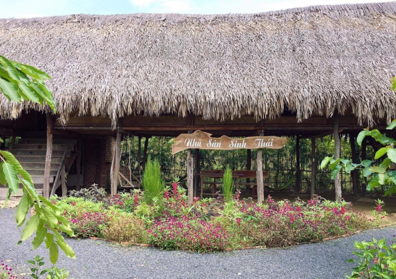 Vila Sunny Field Eco Stilt House Cat Tien Exteriér fotografie